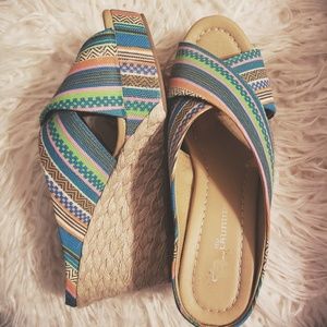 RESERVED Woven Aztec-Print Wedges